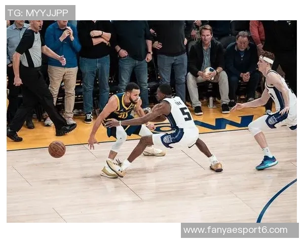 福克斯上半场火力全开11投8中狂砍19分助球队掌控局势 福克斯上半场火力全开11投8中狂砍19分助球队掌控局势